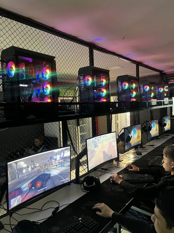 Kompyuterxona sotiladi, game club sotiladi