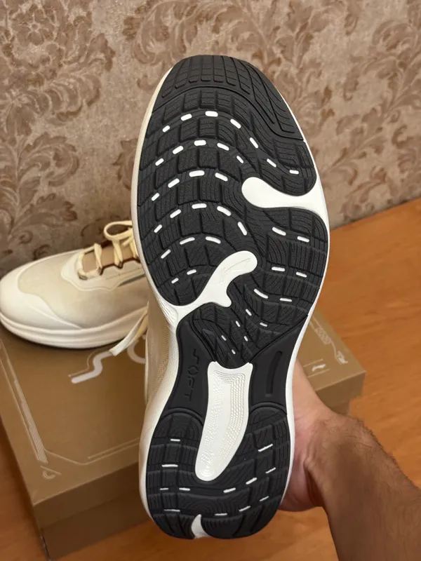 Кроссовки 46го размера от компании Li ning 1