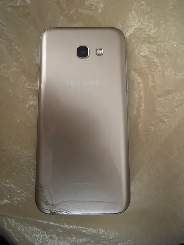 Samsung A5 2017 xolati zor 400 000 — фото 1