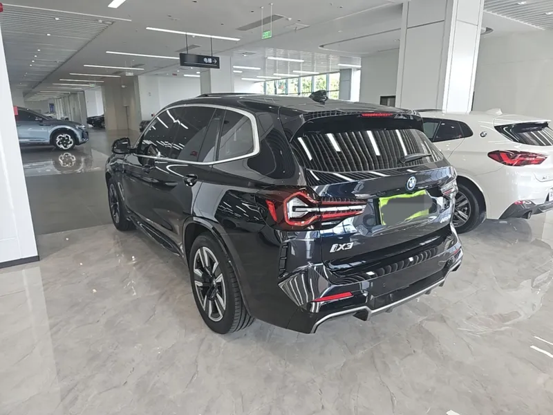 BMW iX3 2024 Leading Model электричка 2