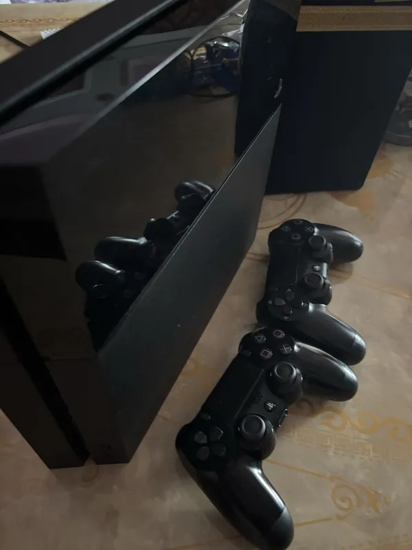 Ps4 fat(500gb) 2 джойстика с играми — фото 2