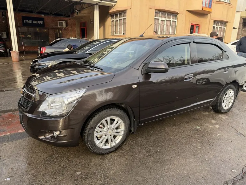 Chevrolet Cobalt 2024 автомат | 1.5 бензин/газ | Full — фото 1