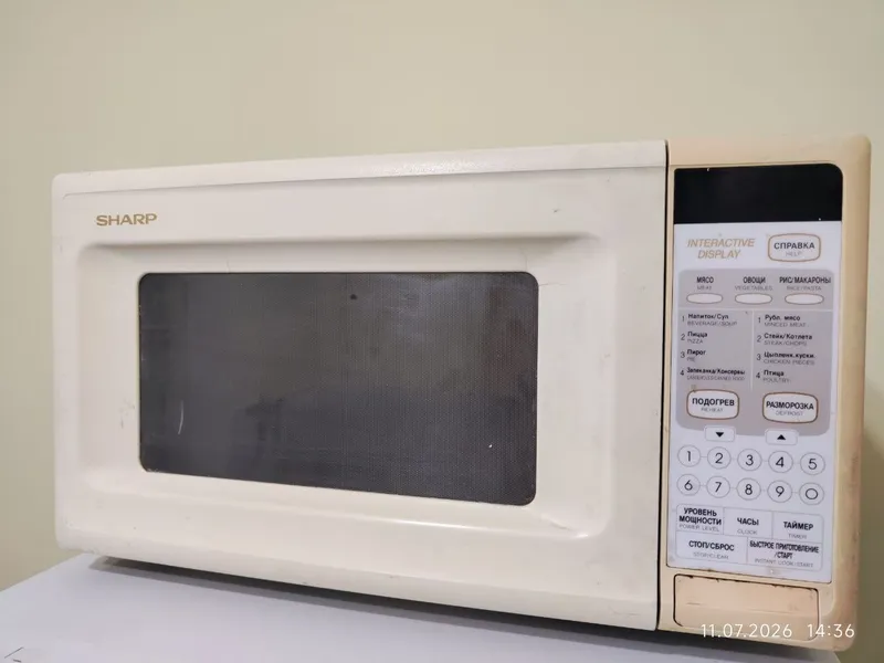 Продается микроволновка Sharp R-3A57 1