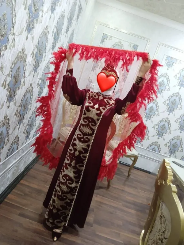 платье и тапочки, надевались 1 раз