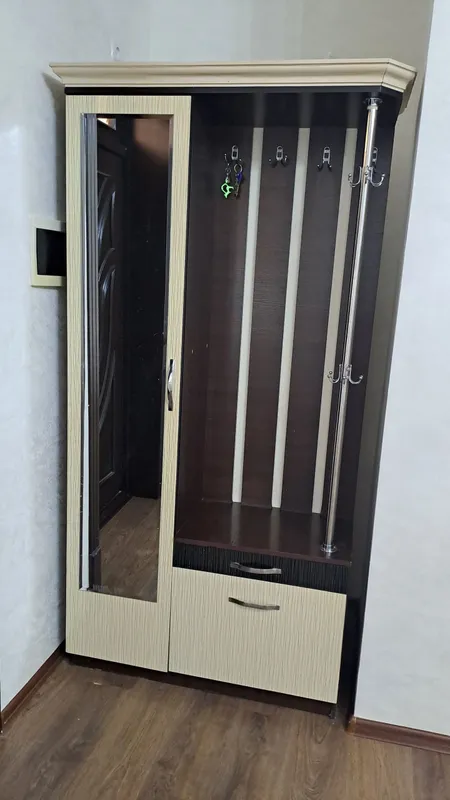 Продаю прихожий шкаф для обуви