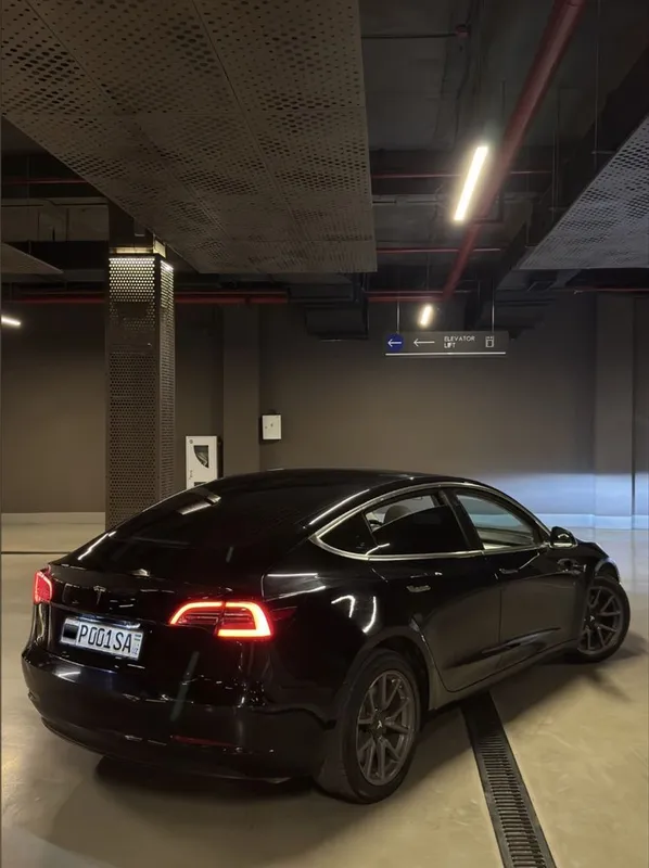 Tesla Model 3 Long Range — фото 1