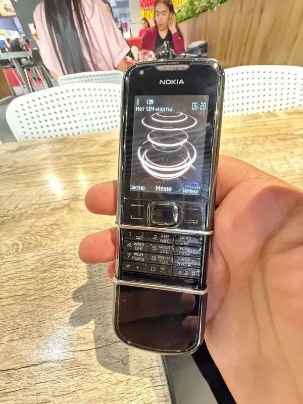 Nokia 8800 srochniy sotiladi