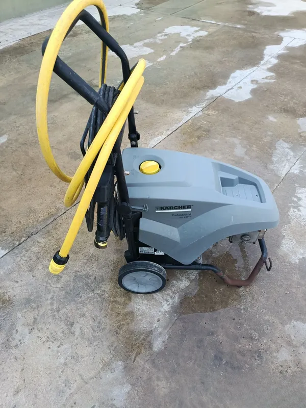 Продается Моющий аппарат высокого давления KARCHER HD 9/20-4 3 Продается Моющий аппарат высокого давления KARCHER HD 9/20-4 3