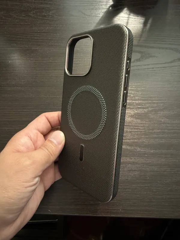 Чехол для iPhone 16 Pro Max 3