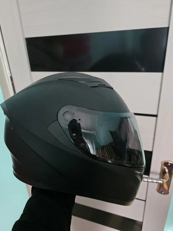 Moto shlem sotiladi