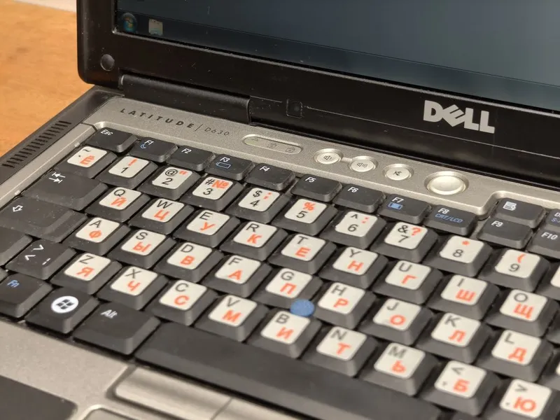 Ноутбук Dell d630 с набором софта Mercedes-Benz — фото 2