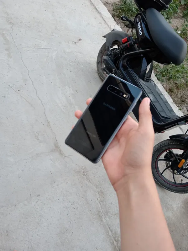 S 10 plus holati ideal narhi 1.500.000 mln