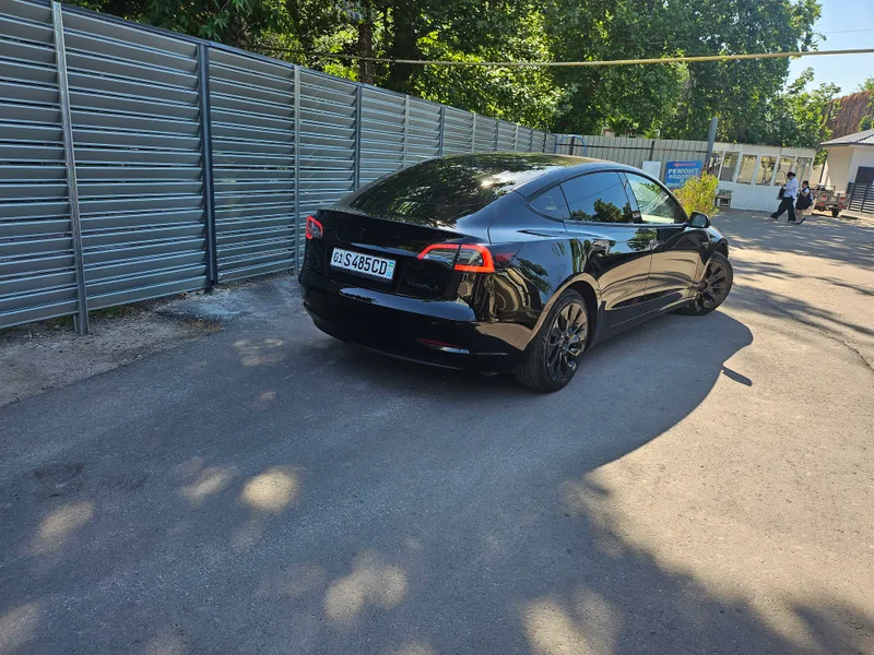 Tesla Model 3 2