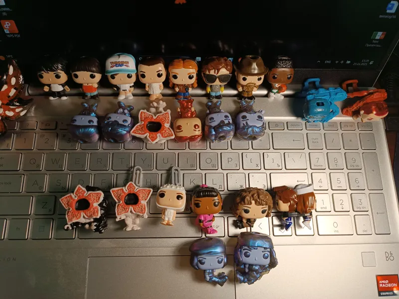 Stranger things Kinder Joy Whole collection