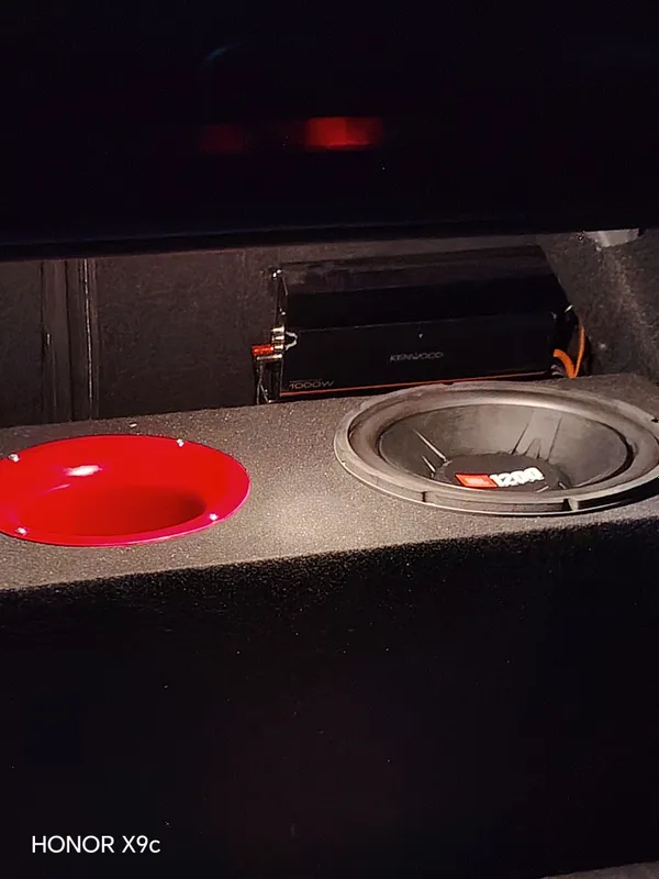 JBL 1200 Yashigi bilan
