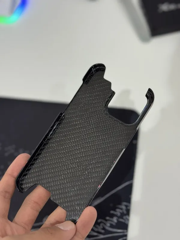 Chehol iPhone 14 pro max ga natural carbon case — фото 2