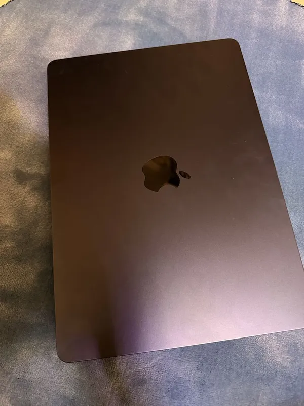 Macbook air13.2 16gb/256GB M2 Holati juda ideal yengi disayam boladi 1 Macbook air13.2 16gb/256GB M2 Holati juda ideal yengi disayam boladi 1