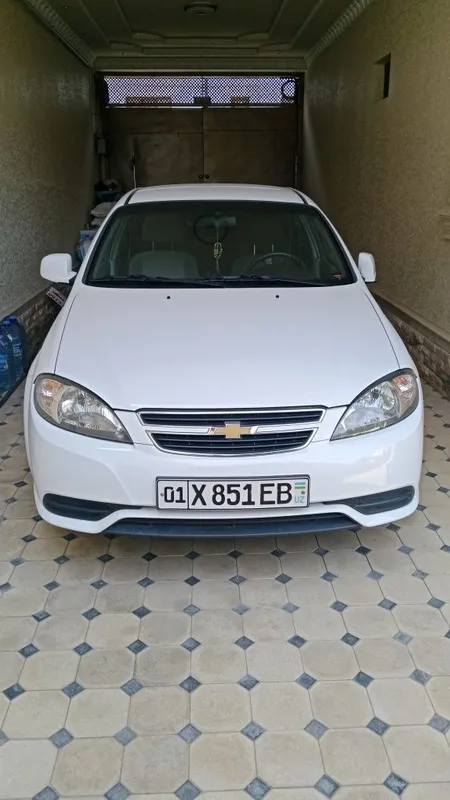 Gentra Lacetti 1