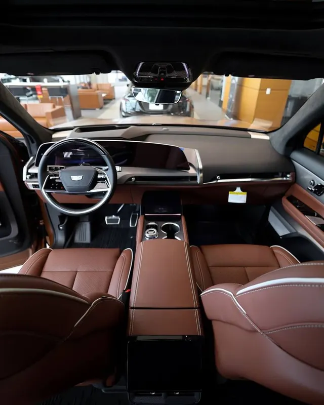Cadillac Vistiq Platinum EV 2027 5 Cadillac Vistiq Platinum EV 2027 5