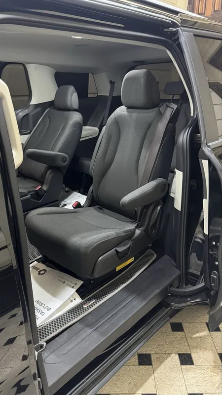 2023 yilgl - KIA CARNIVAL SOTILADI - egasini o'zidan. — фото 7