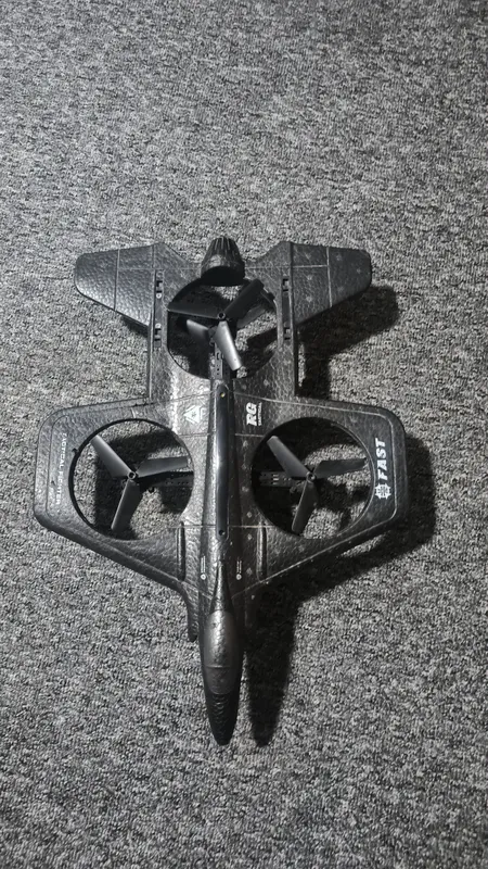 Masofadan boshqariladigan samolyot-dron 3