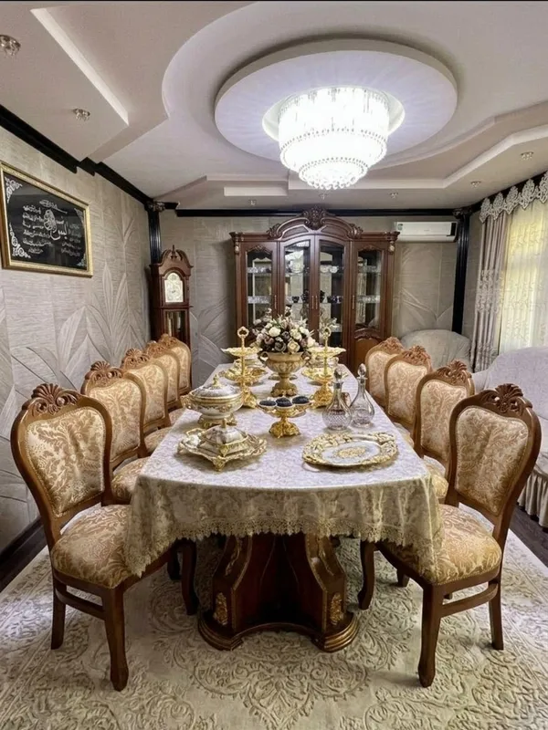 Мебель для гостинной Стол и стулья, Горка стенка
