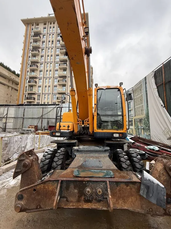 Продается экскаватор Hyundai 210 2