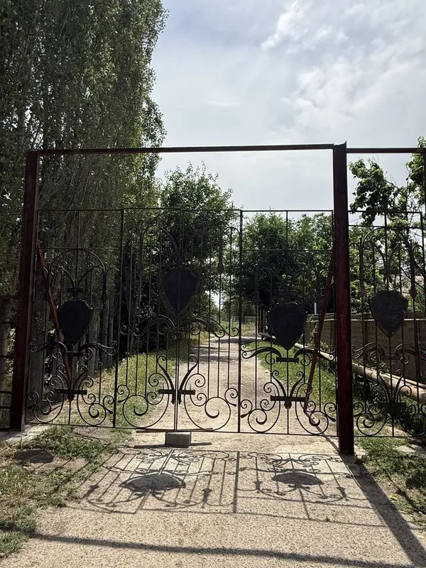 Дарвоза ва калитка сотилади темири прочный 300$