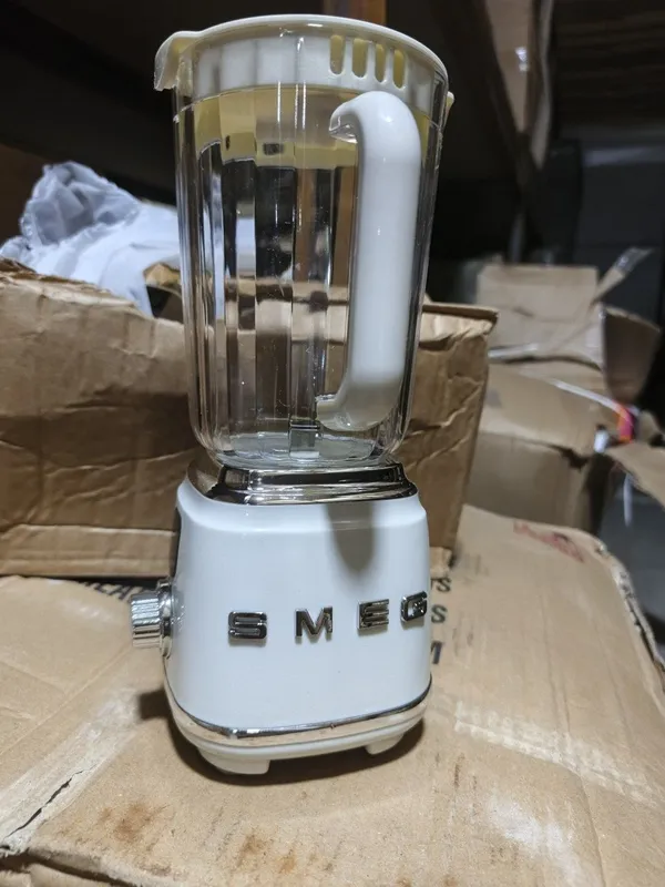 Блендер стационарный SMEG BLF03WHEU, цвет белый глянцевый 8 Блендер стационарный SMEG BLF03WHEU, цвет белый глянцевый 8