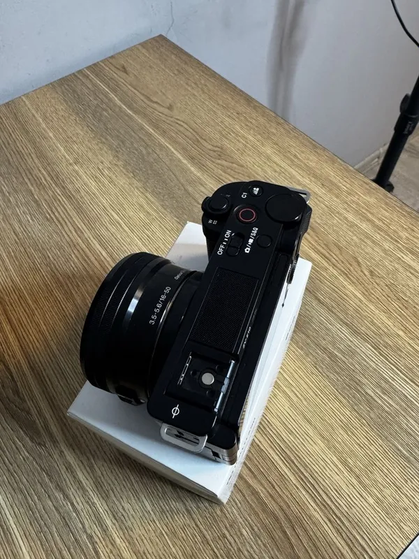Sony Zv-e10 (16-50 kit lens) sotiladi! 3 Sony Zv-e10 (16-50 kit lens) sotiladi! 3