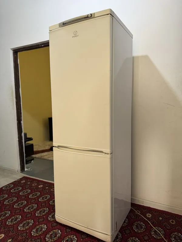 Indesit rabochi holadilnik 2