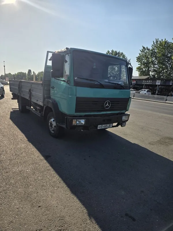 Mersedes bens 817