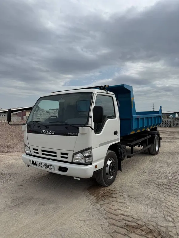 srochna sotiladi isuzu 51000$ kelishtriladi 1