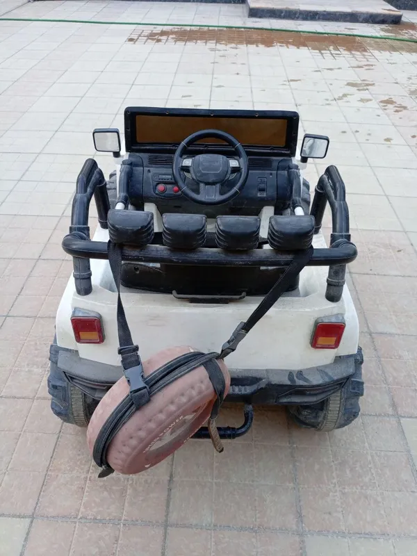 Bolalar electromobili  zòr ishlaydi zaryadka, pult — фото 1