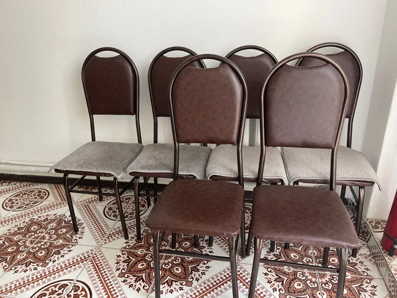 Stol va 12 ta stul sotiladi 4 Stol va 12 ta stul sotiladi 4