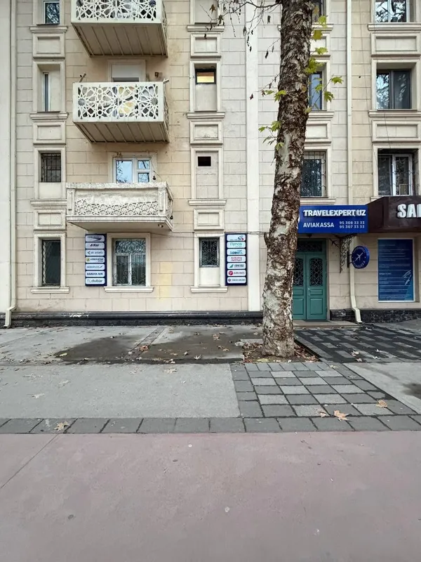 Улица Бабур Ор-р: Piramit Tower Евро нежилое помещение 1-линия 85кв.м