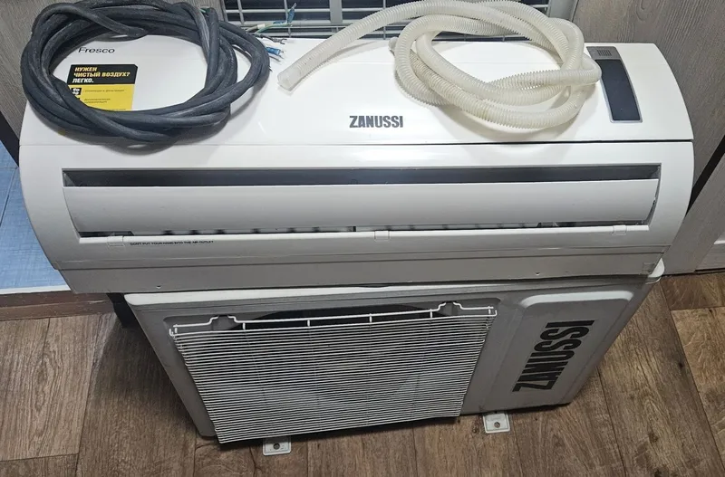 Кондиционер ZANUSSI 12. В рабочем состоянии.