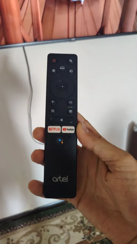 Продам телевизор Artel 43 smart full HD как новый 3