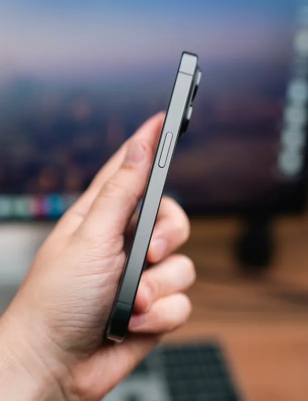 iPhone 15 Pro 256 ГБ, чёрный, родная батарея 90% 4 iPhone 15 Pro 256 ГБ, чёрный, родная батарея 90% 4