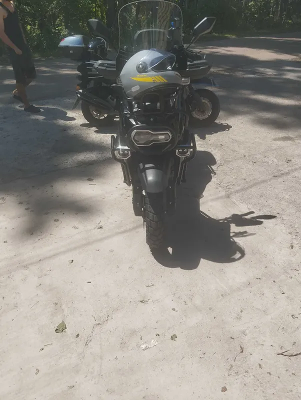 Tank Skuteri sotladi yangi hali 1 oy bòldi . 1200$ ga oldm . 3