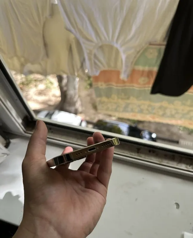 iPhone 14 Pro золотой 4 iPhone 14 Pro золотой 4