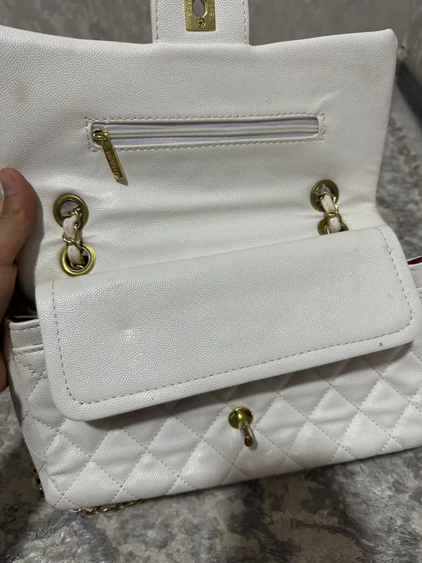 Белая сумка Chanel 2 Белая сумка Chanel 2