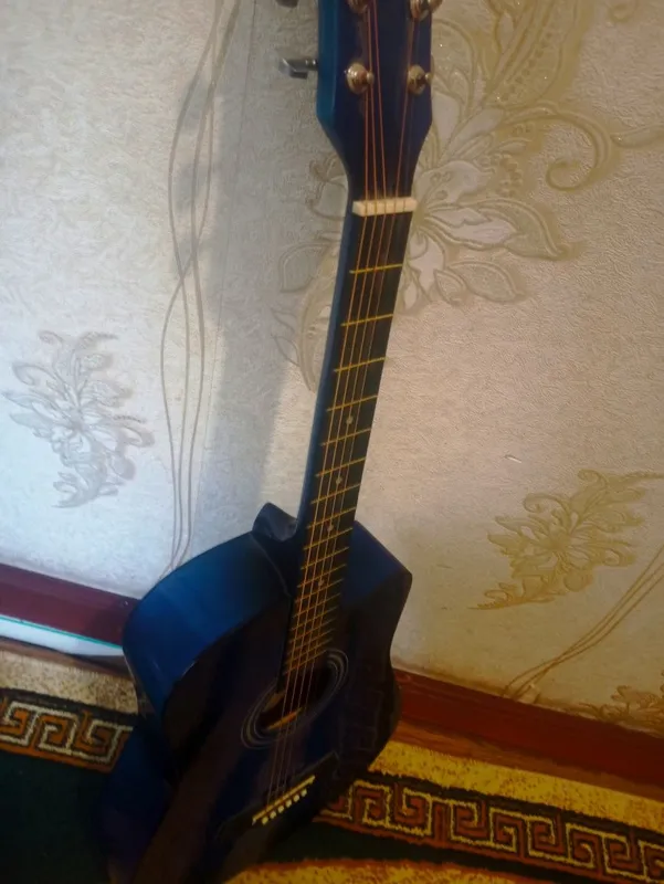 Gitara sotiladi + sumka, ideal holat, yangi boshlovchilar uchun zo‘r Gitara sotiladi + sumka, ideal holat, yangi boshlovchilar uchun zo‘r