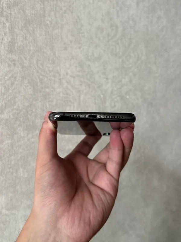 iPhone Xs Max 256 ГБ, две SIM-карты 6 iPhone Xs Max 256 ГБ, две SIM-карты 6