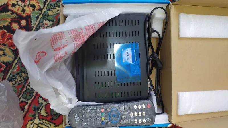 Продам спут тюнер Star track str2016 муз центр Sanyo 6100 — фото 1