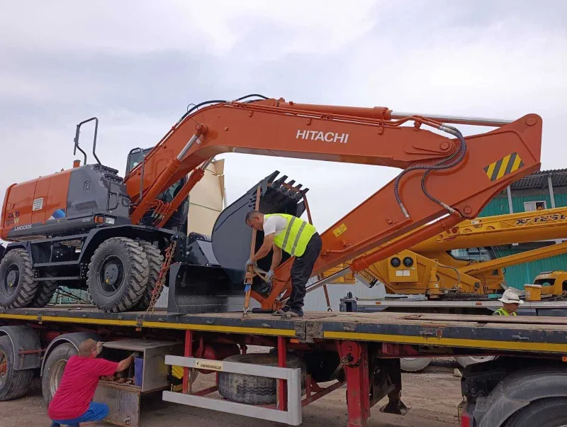 Колесный экскаватор Hitachi ZX190W-5A — фото 3