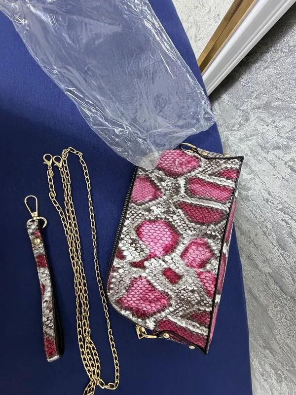Платок FENDI оригиналь,сумочка . — фото 6