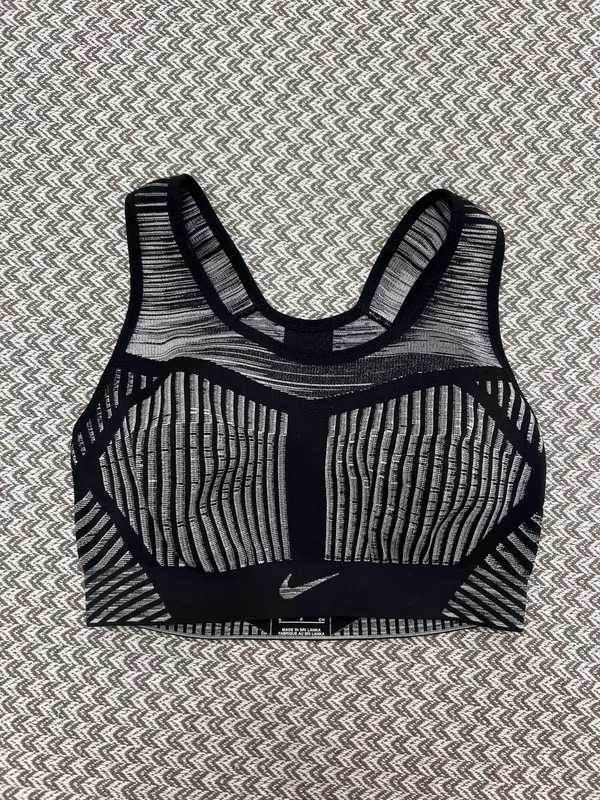Nike top 1 Nike top 1