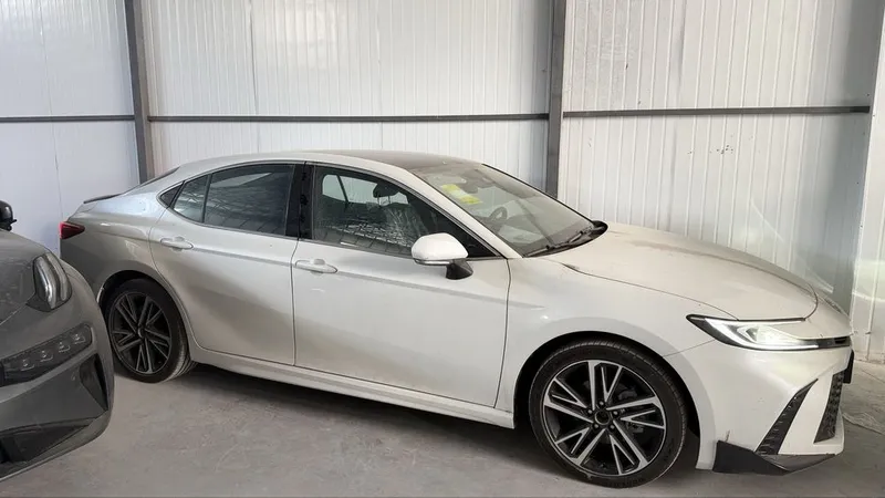 Srocno arzon narxda toyota camry sotiladi!