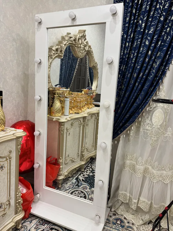 Hamma lampasi ishlidi yengide oyna Sotladi